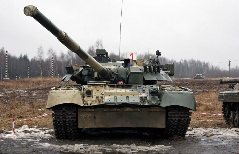 Танк Т-80 зимою